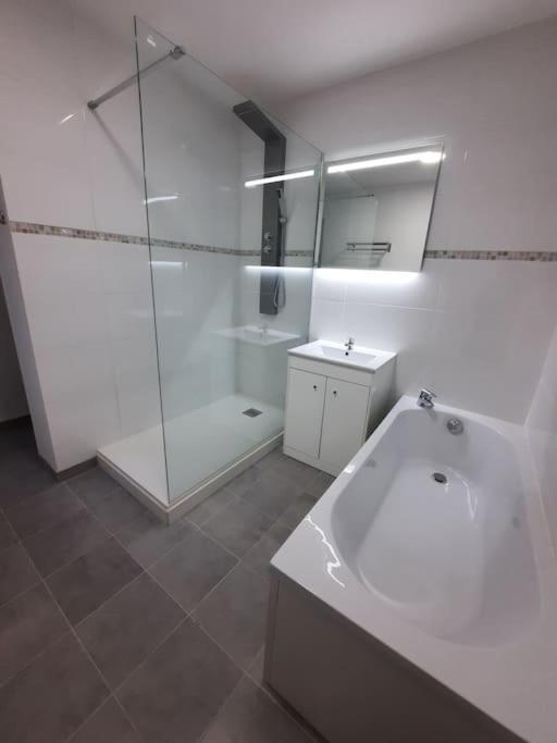 Appartement กาเลส์ ภายนอก รูปภาพ